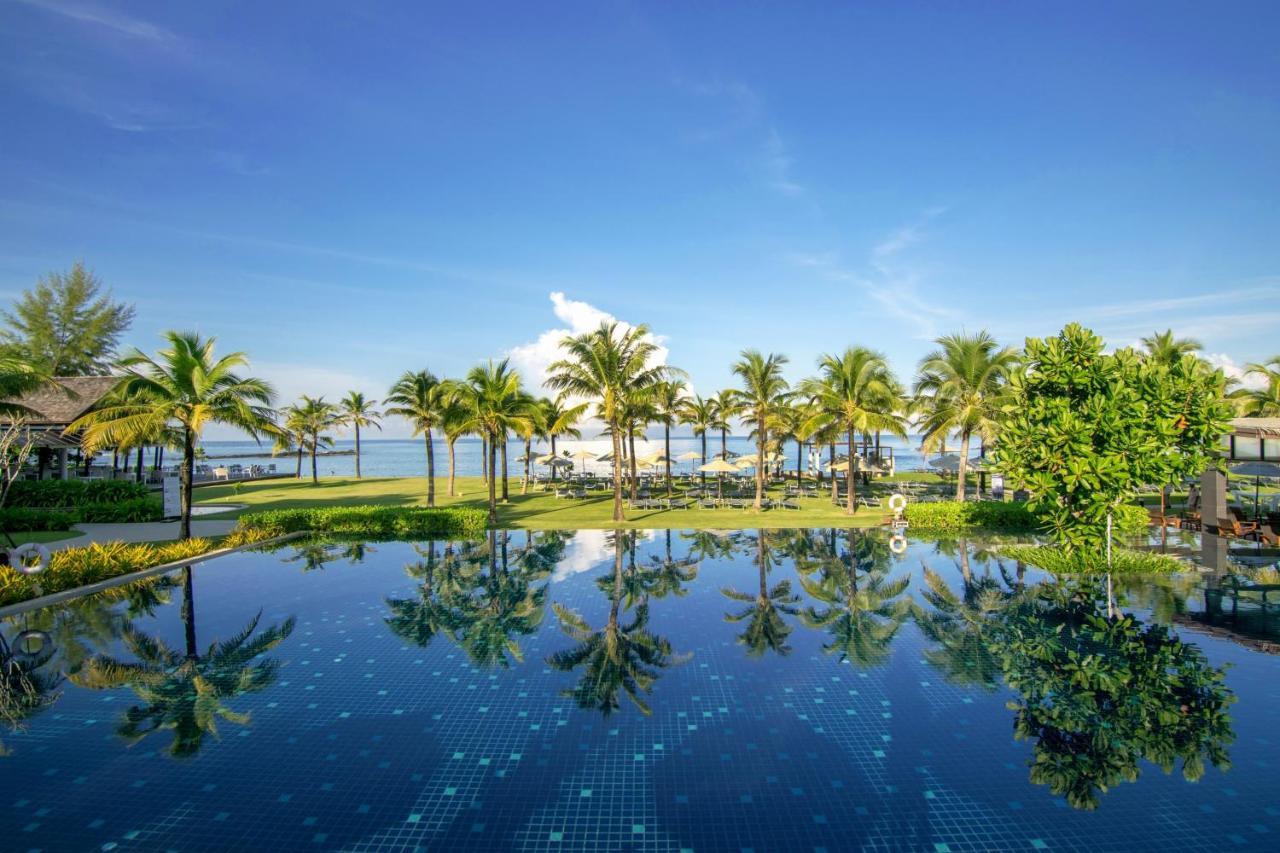 The Sands Khao Lak By Katathani - Sha Extra Plus Exterior foto The pool at the Royal Paradise Hotel & Spa
